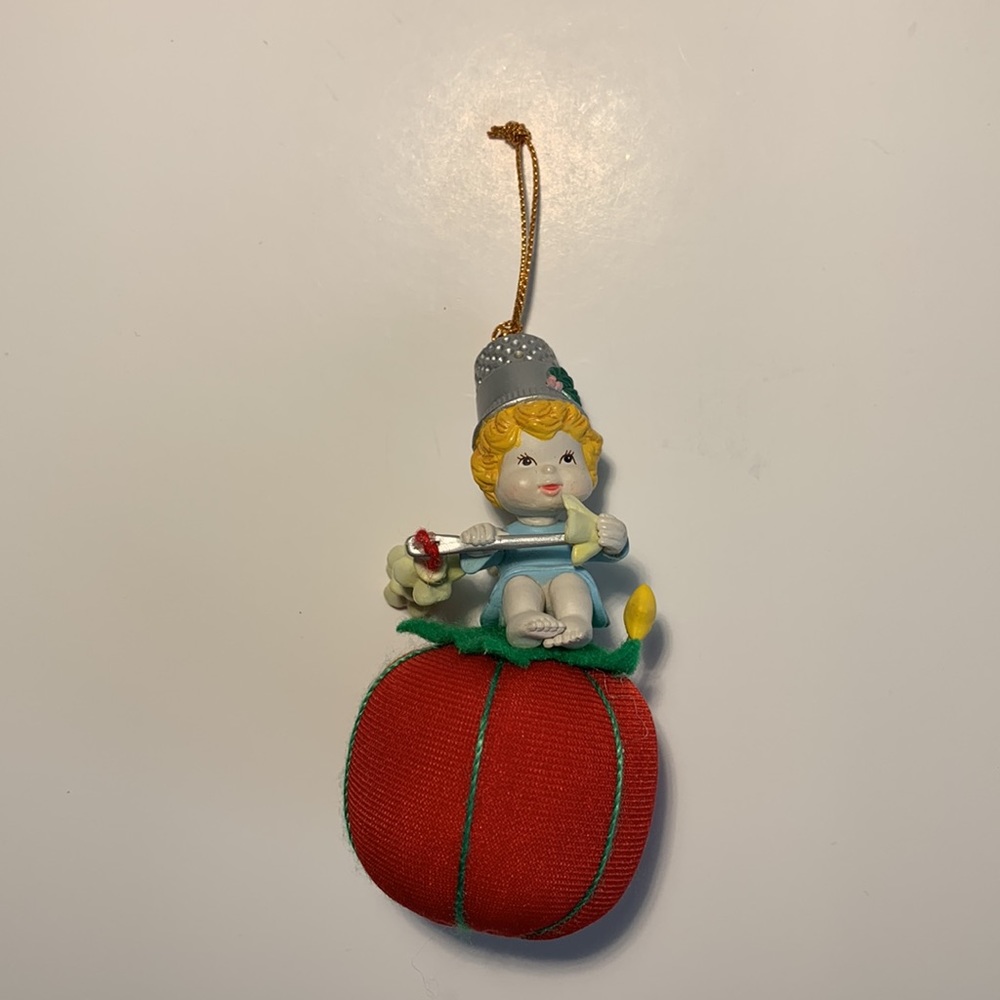 VTG 1992 Lustre Fame Ltd Pin Cushion Sewing Ornament Cupid Angel Thimble